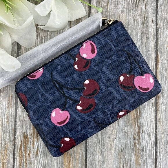 Coach Corner Zip Wristlet In Signature Canvas With Cherry Print Wallet Bag Purse - Picture 3 of 7